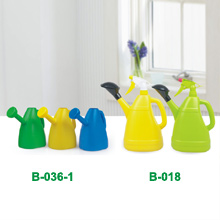 2L garden plastic watering sprayer can